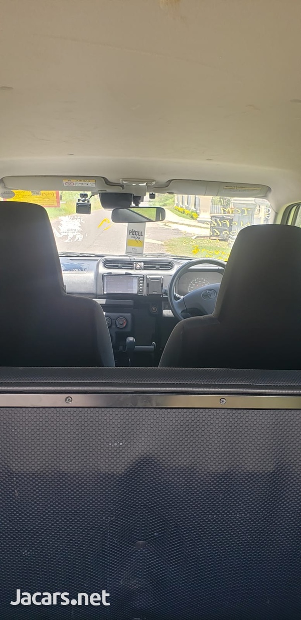 Toyota Succeed 1,5L 2017-12