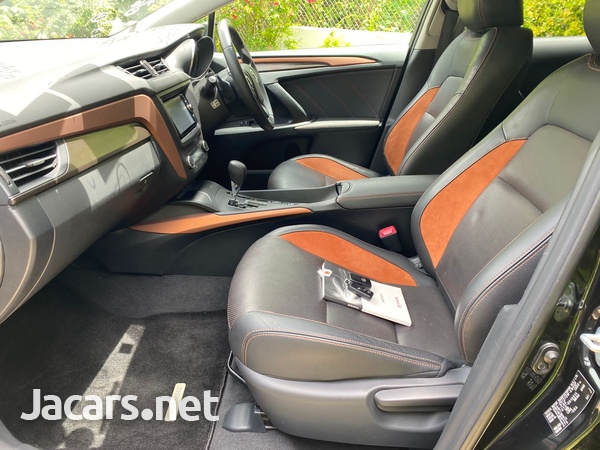 Toyota Fielder 2,0L 2017-7