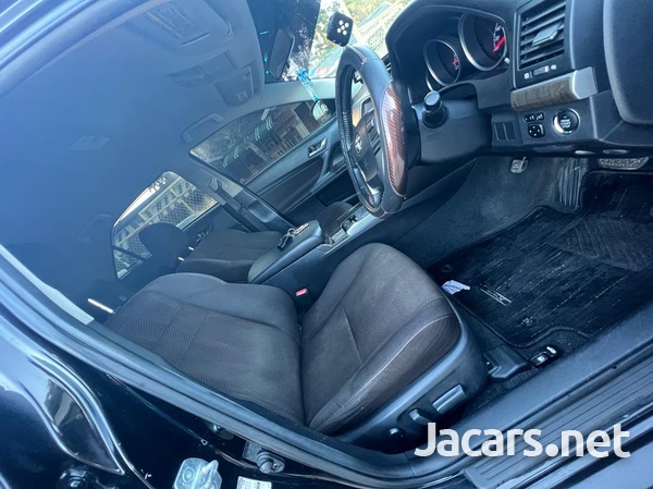 Toyota Mark X 2,5L 2015-8