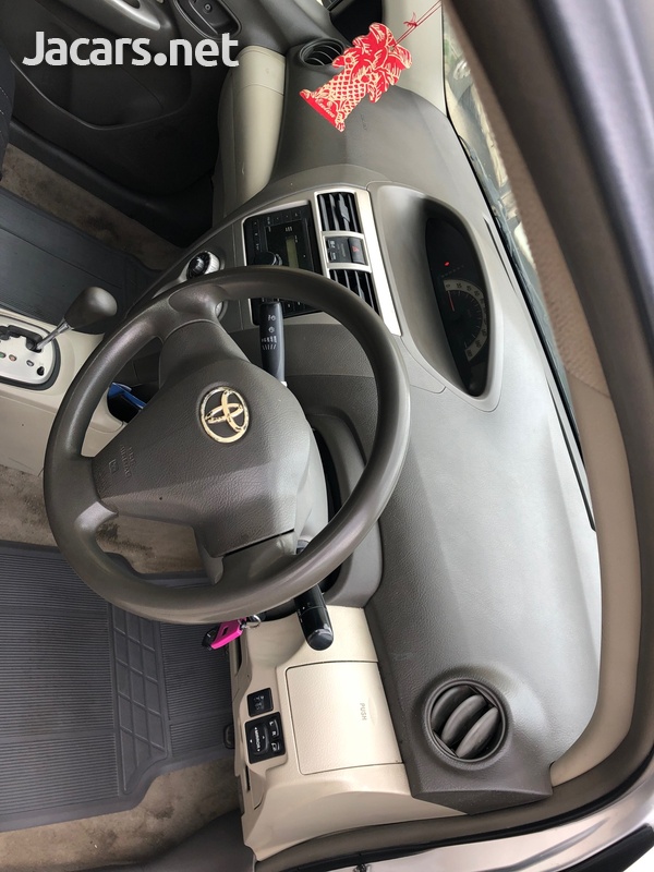 Toyota Belta 1,2L 2012-7