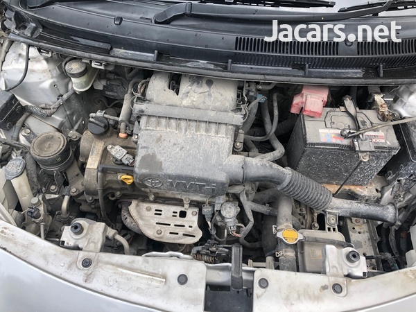 Toyota Belta 1,2L 2012-10