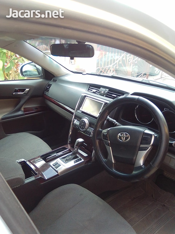 Toyota Mark X 2,5L 2010-4