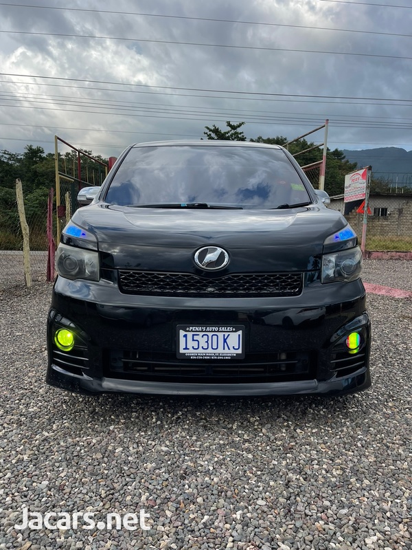 Toyota Voxy 2,0L 2012-1