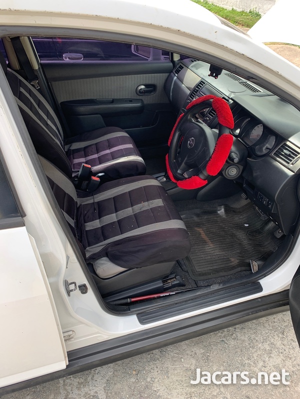 Nissan Tiida 1,6L 2009-5