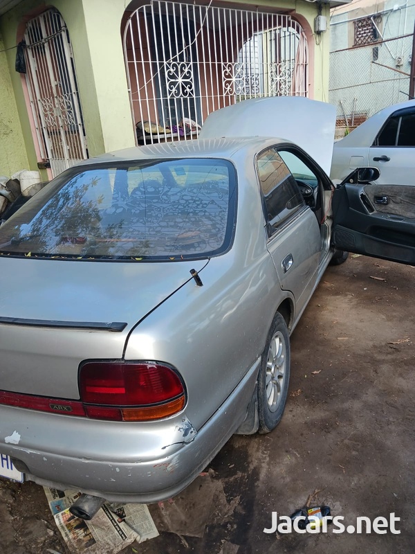 Nissan Bluebird 1,5L 1994-8