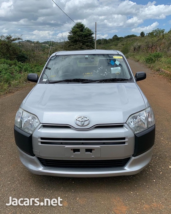 Toyota Probox 1,5L 2016-1