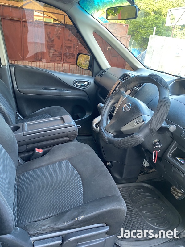 Nissan Serena 2,0L 2012-2