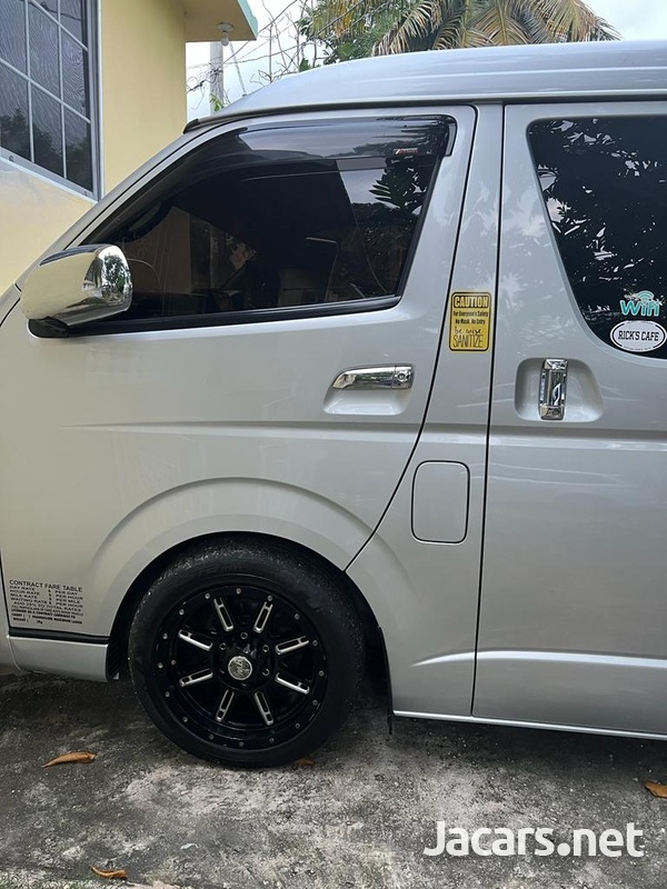 2013 Toyota Hiace-3