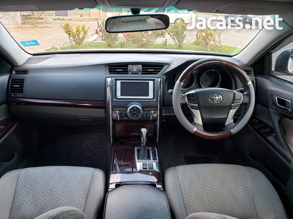 Toyota Mark X 2,5L 2012-4