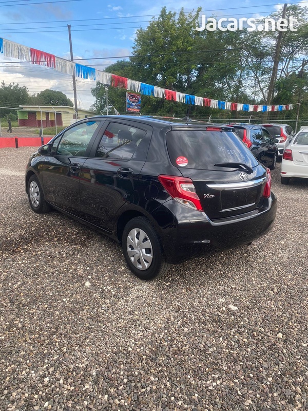 Toyota Vitz 1,3L 2016-3