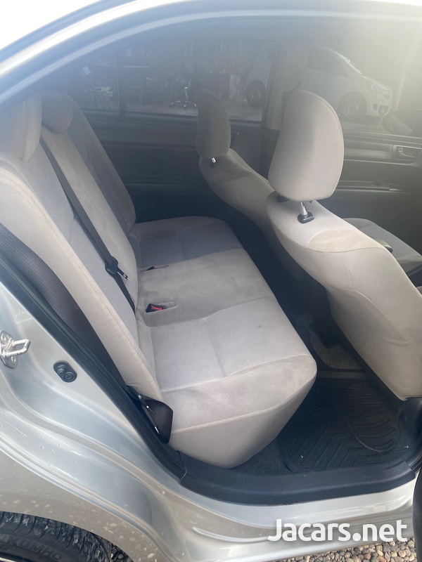 Toyota Axio 1,5L 2015-13