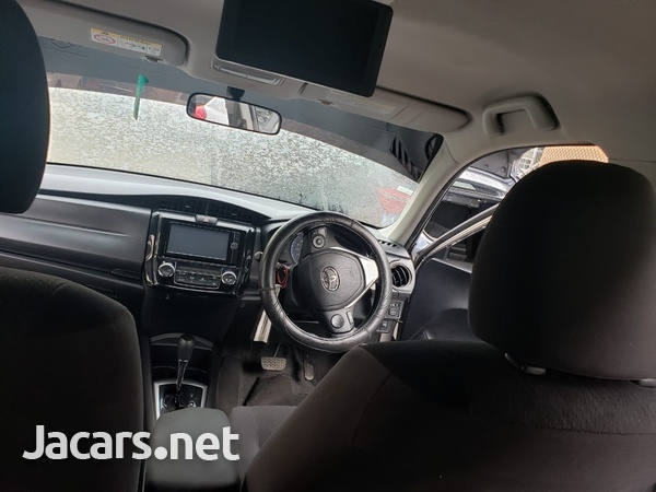 Toyota Corolla XLi 1,6L 2015-9