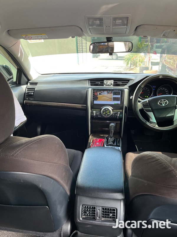 Toyota Mark X 2,5L 2013-6