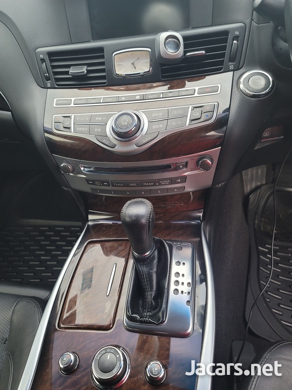 Nissan Fuga 2,5L 2012-13