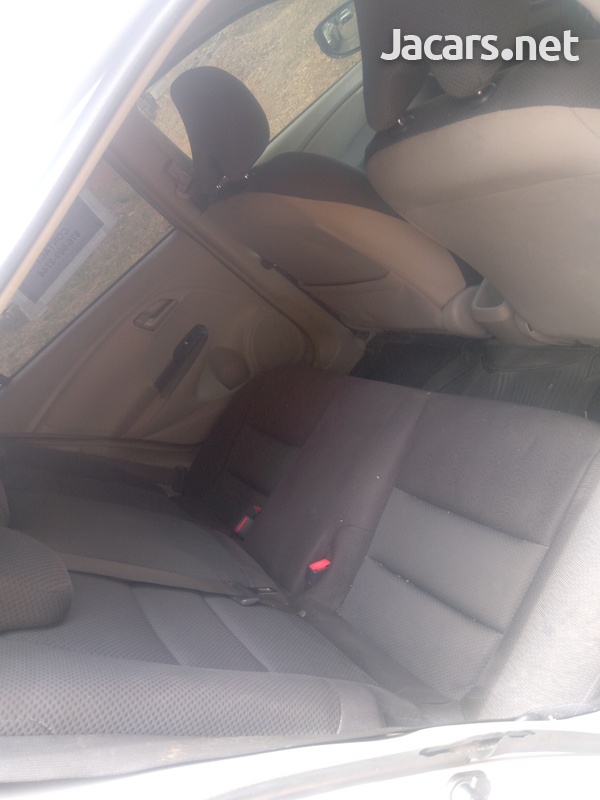 Honda Insight 1,3L 2010-7