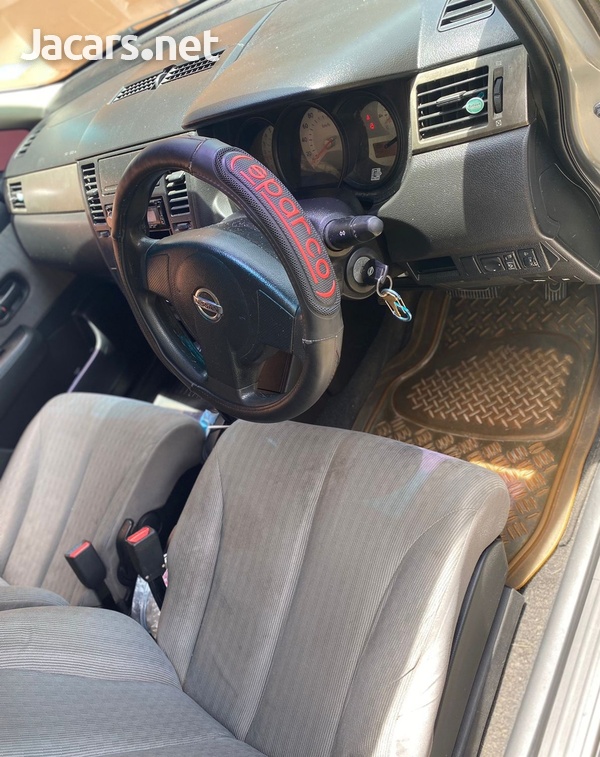 Nissan Tiida 1,6L 2010-5