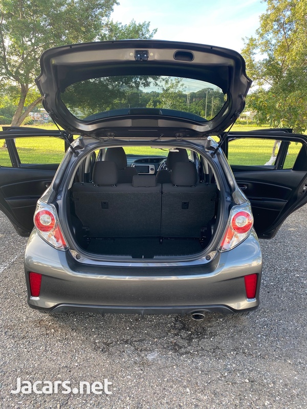 Toyota Vitz 1,5L 2014-12