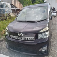 Toyota Voxy 1,8L 2013 Toyota Voxy 1,8L 2013
