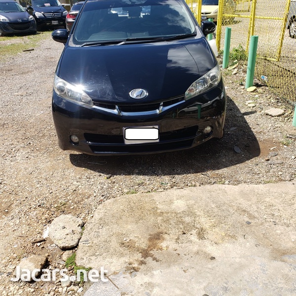 Toyota Wish 1,8L 2012-1