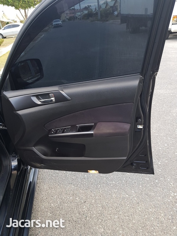 Subaru Exiga 2,0L 2013-8