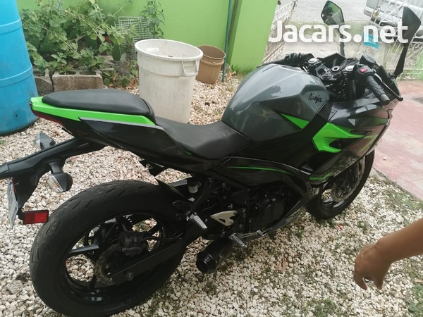 2019 Kawasaki Ninja 400-1