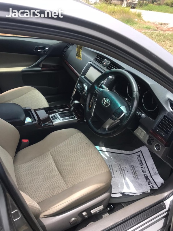 Toyota Mark X 2,5L 2012-5