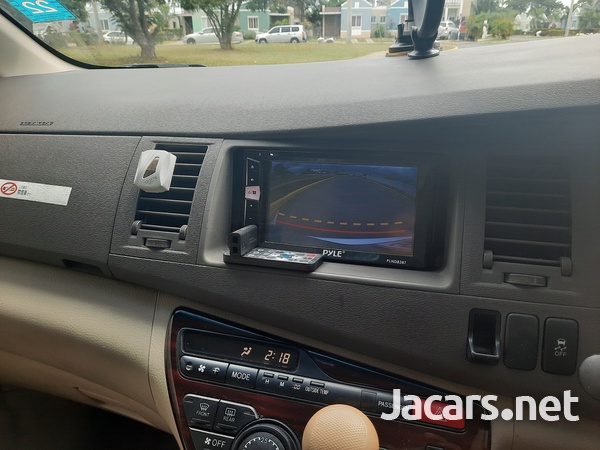 Toyota Isis 1,8L 2017-3