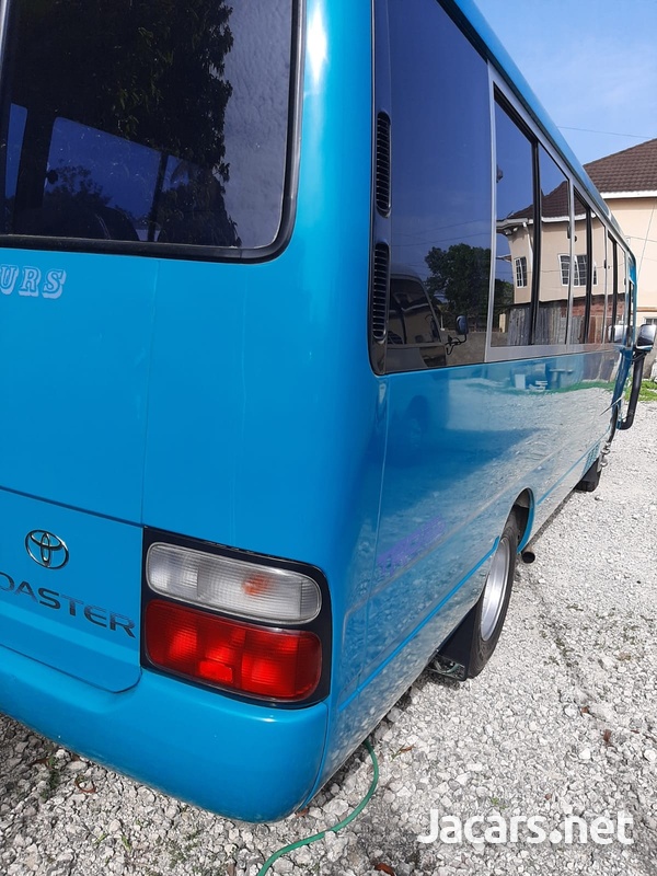 Toyota Coaster 4,0L 2012-10