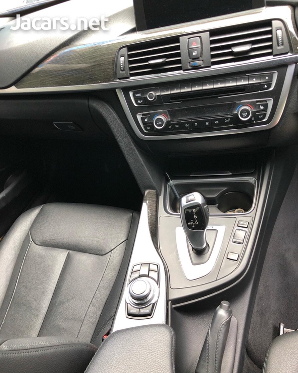 BMW 3-Series 2,0L 2013-7