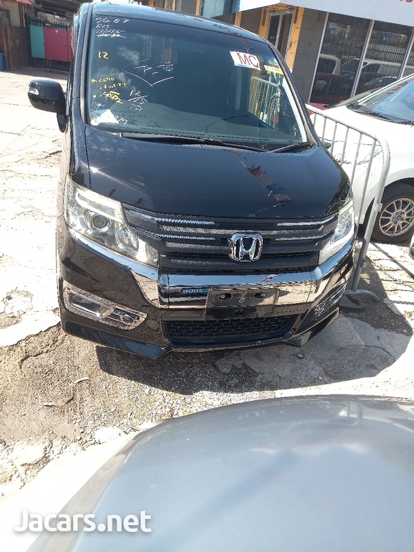 Toyota Voxy 2,0L 2012-8