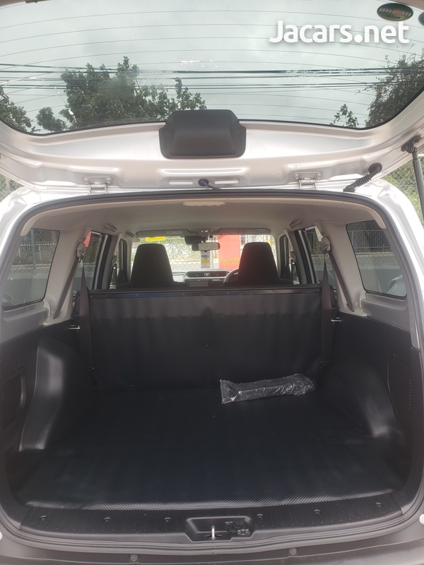 Toyota Probox 1,5L 2017-3