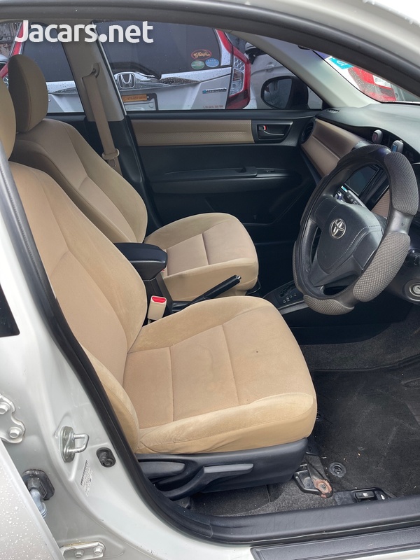 Toyota Axio 1,5L 2013-7