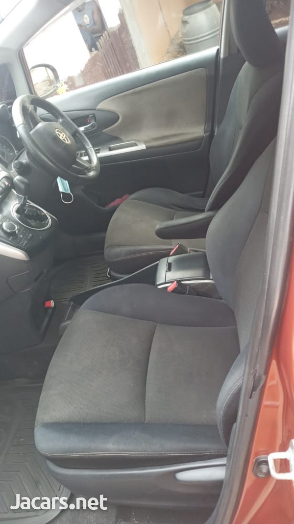 Toyota Wish 1,8L 2010-1