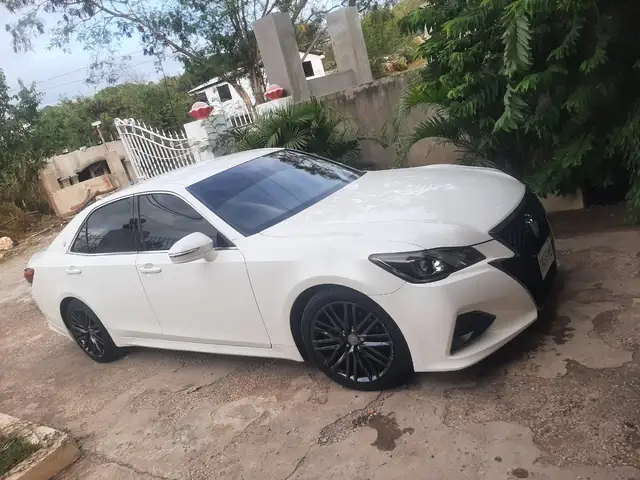 Toyota Crown Athlete