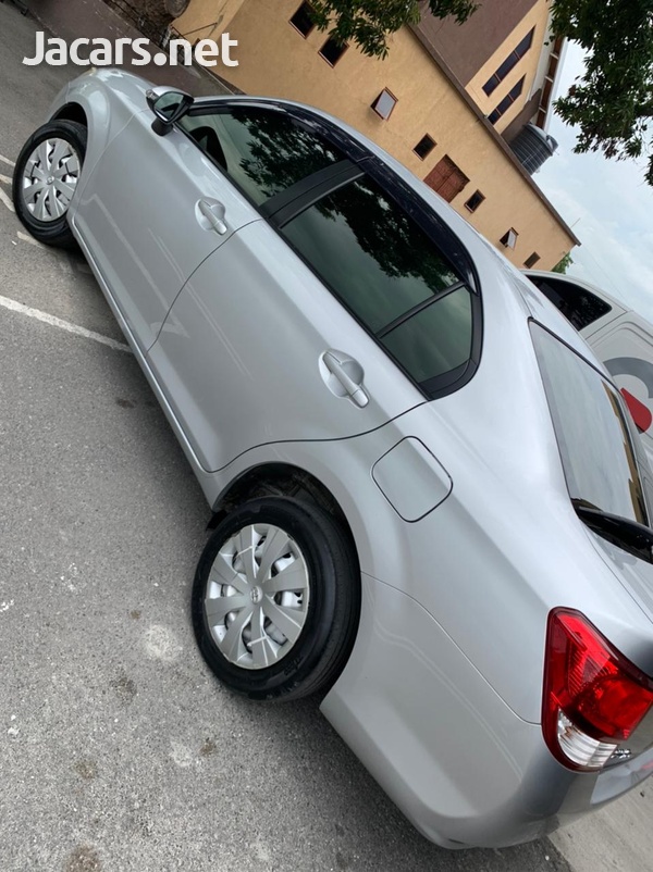 Toyota Axio 1,5L 2014-10