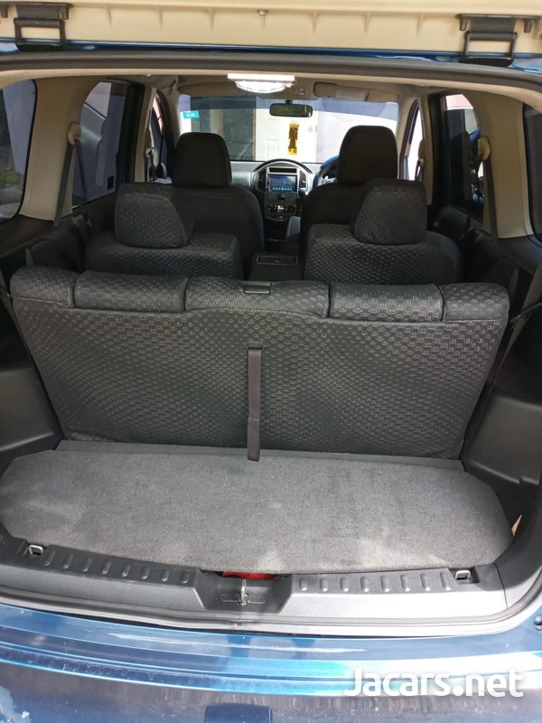 Nissan LaFesta 2,0L 2007-5