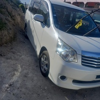 Toyota Noah 2,0L 2013 Toyota Noah 2,0L 2013