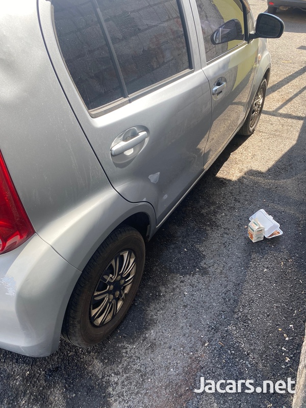 Toyota Passo 1,5L 2010-3