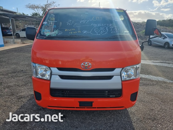 Toyota Hiace 2,0L 2015-5