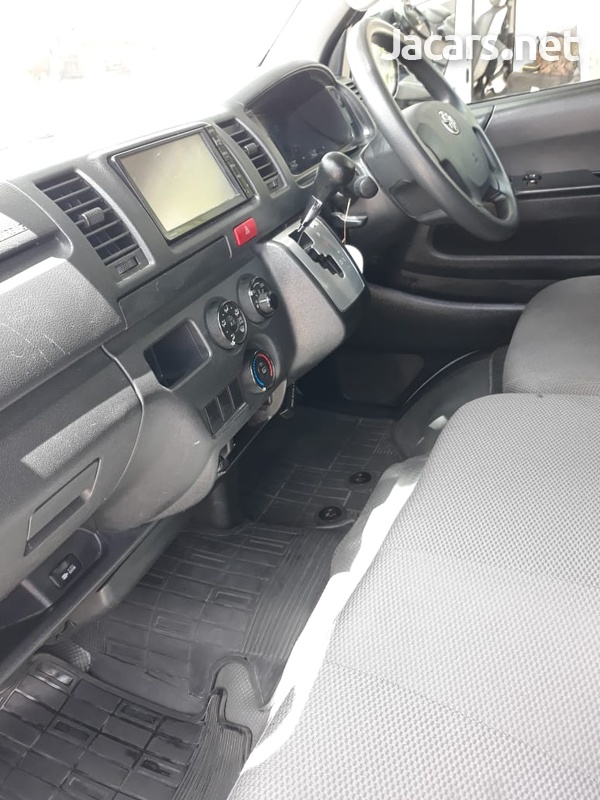 Toyota Hiace 2,5L 2015-11