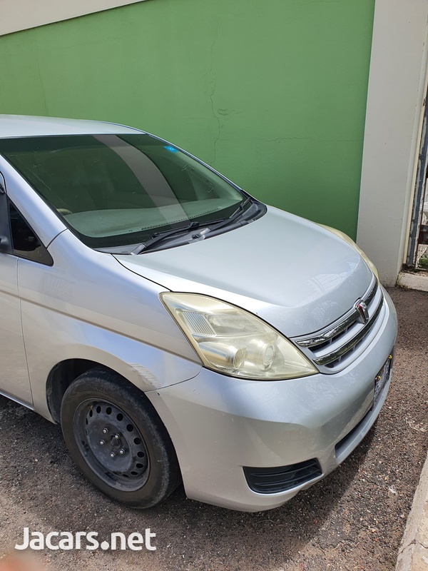 Toyota Isis 1,8L 2010-3