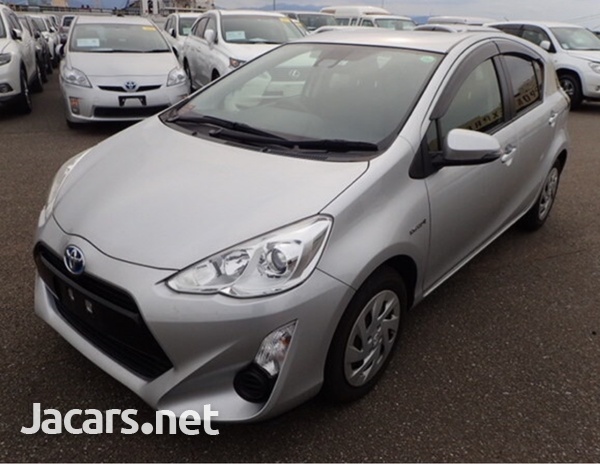 Toyota Aqua 1,5L 2017-4