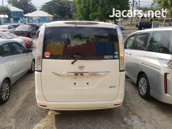 Nissan Serena 2,0L 2014-6