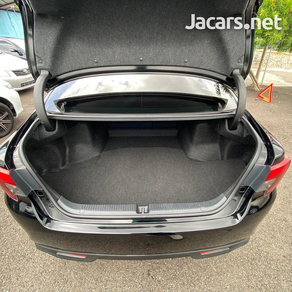 Toyota Mark X 2,5L 2016-9