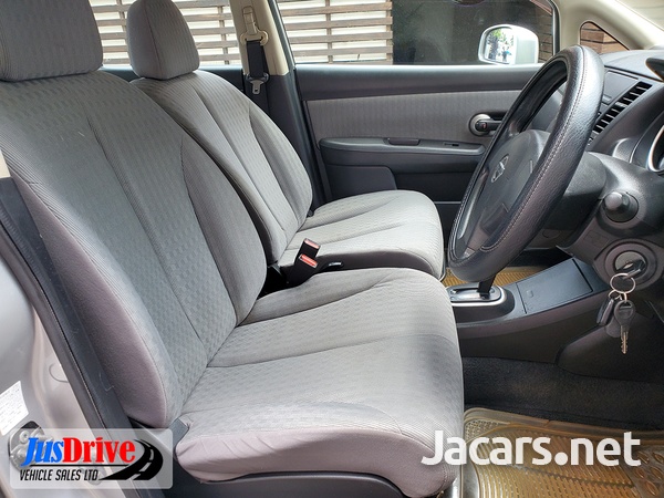Nissan Tiida 1,5L 2007-7