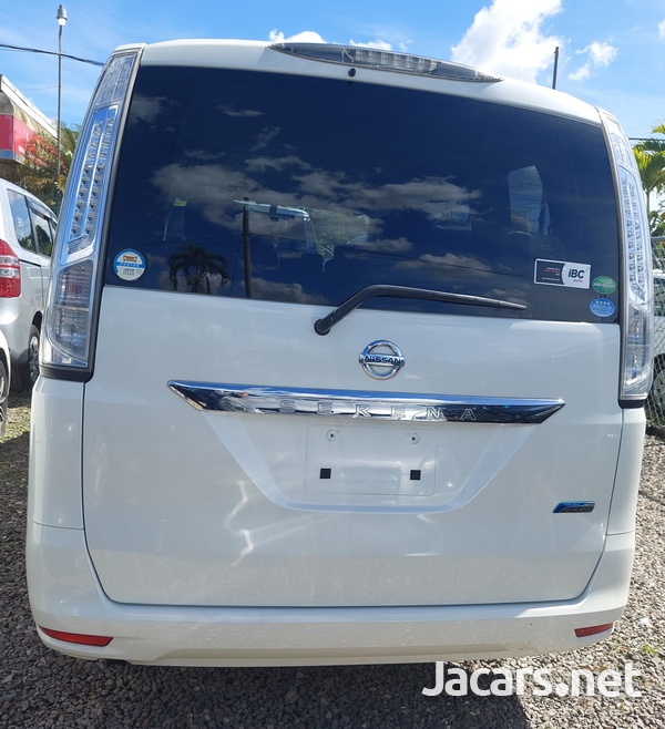 Nissan Serena 2,0L 2013-6