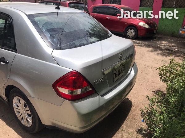 Nissan Tiida 1,6L 2011-4
