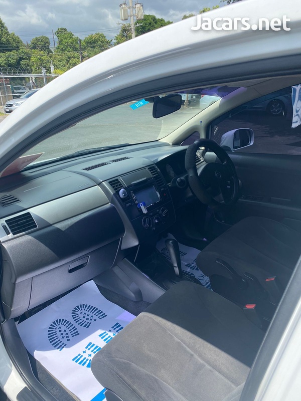 Nissan Tiida 1,5L 2012-5