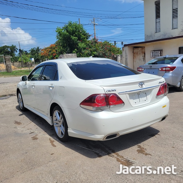 Toyota Crown 2,5L 2013-3