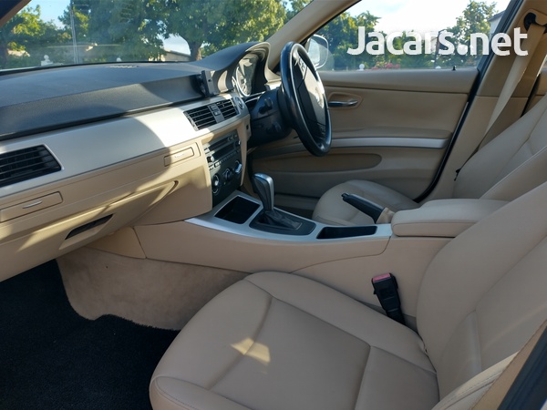BMW 3-Series 2,0L 2010-8